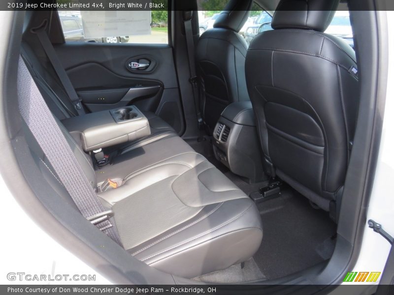 Bright White / Black 2019 Jeep Cherokee Limited 4x4