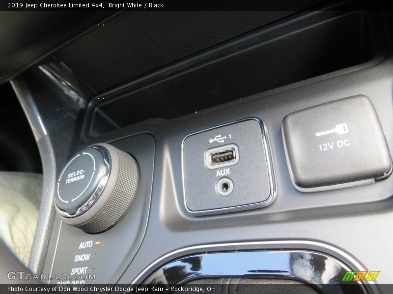 Bright White / Black 2019 Jeep Cherokee Limited 4x4