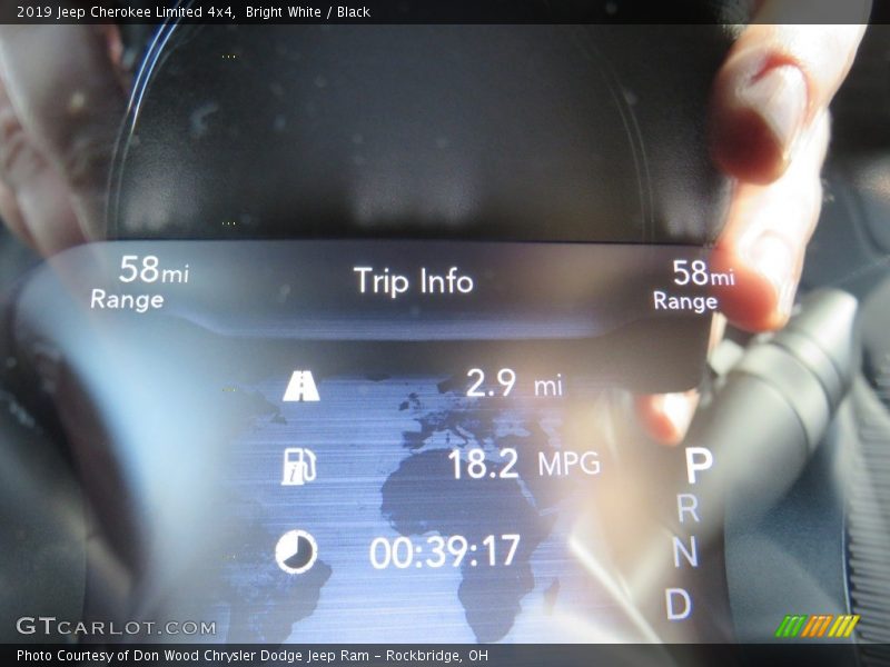 Bright White / Black 2019 Jeep Cherokee Limited 4x4