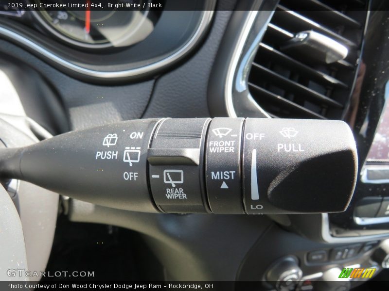 Bright White / Black 2019 Jeep Cherokee Limited 4x4