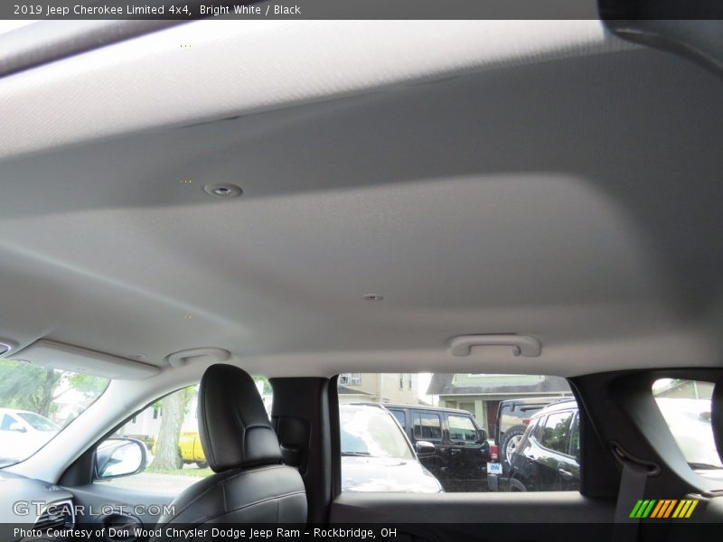 Bright White / Black 2019 Jeep Cherokee Limited 4x4