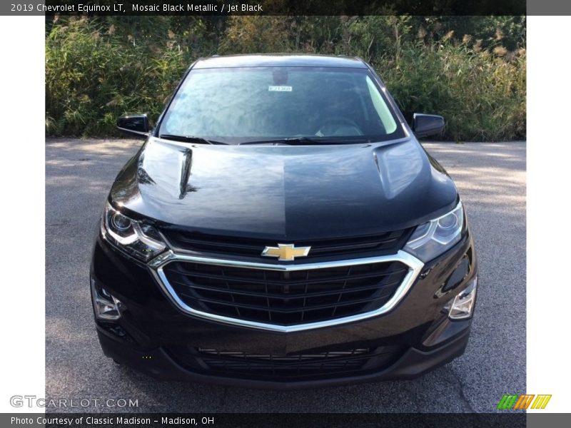 Mosaic Black Metallic / Jet Black 2019 Chevrolet Equinox LT