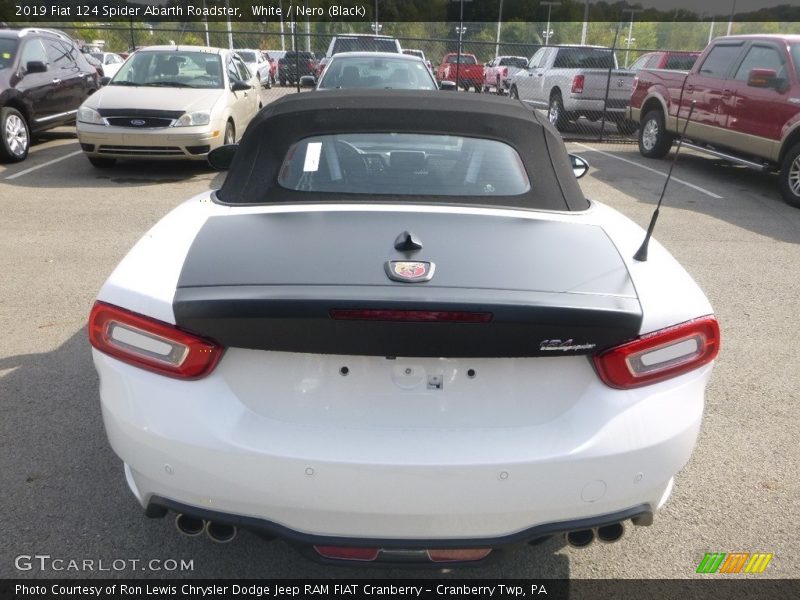 White / Nero (Black) 2019 Fiat 124 Spider Abarth Roadster