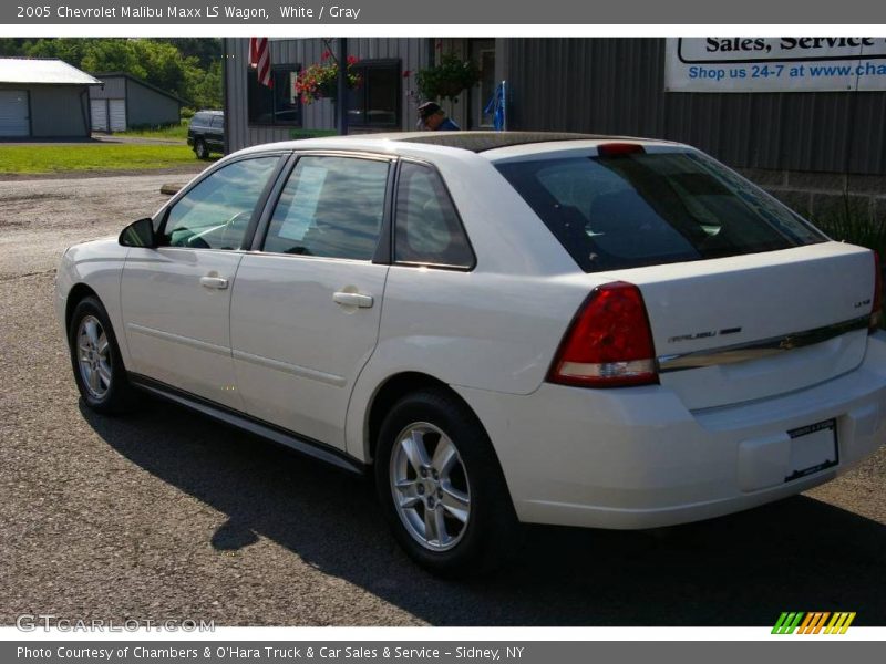 White / Gray 2005 Chevrolet Malibu Maxx LS Wagon