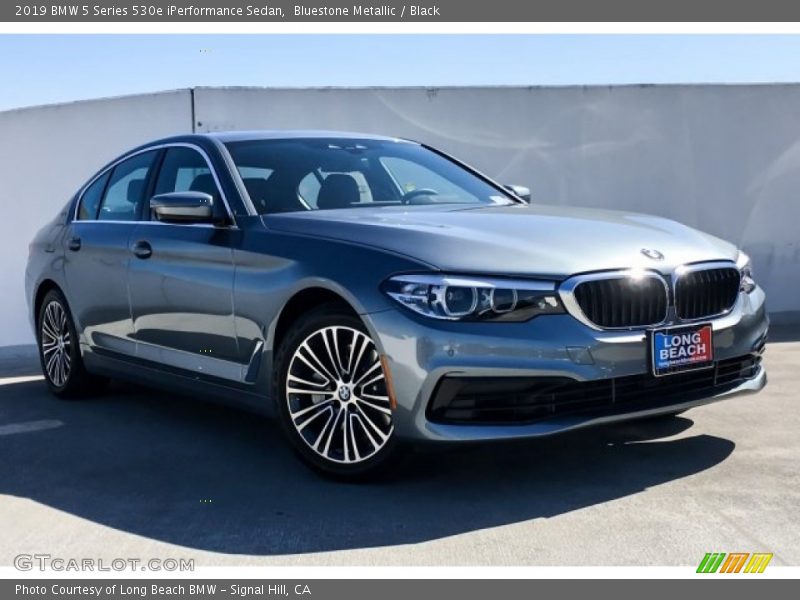 Front 3/4 View of 2019 5 Series 530e iPerformance Sedan