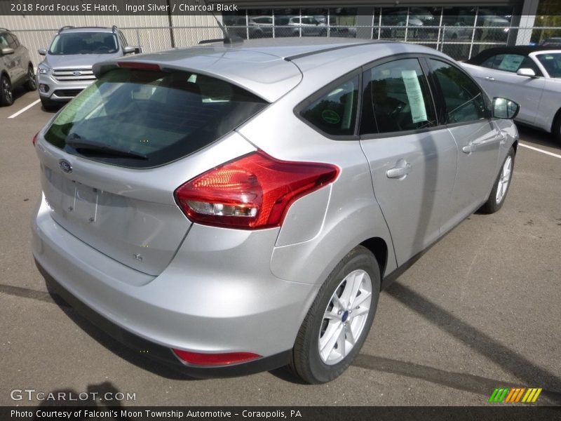 Ingot Silver / Charcoal Black 2018 Ford Focus SE Hatch