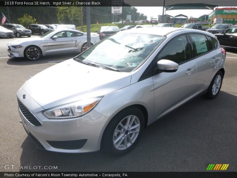 Ingot Silver / Charcoal Black 2018 Ford Focus SE Hatch