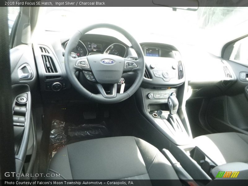 Ingot Silver / Charcoal Black 2018 Ford Focus SE Hatch