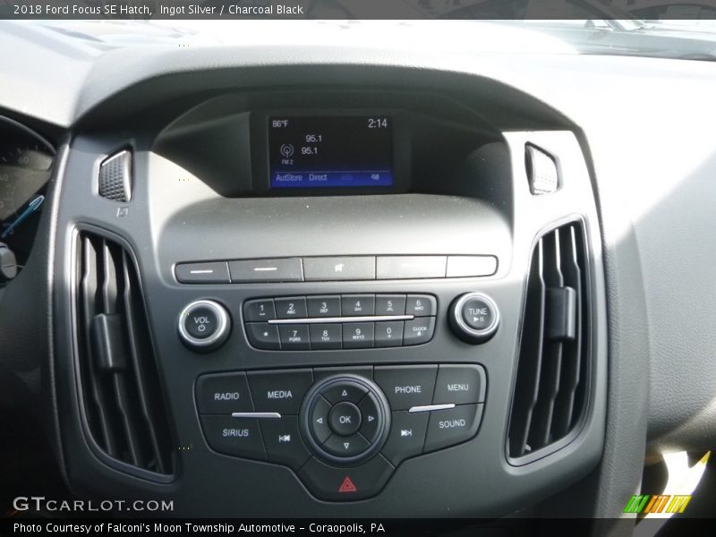 Ingot Silver / Charcoal Black 2018 Ford Focus SE Hatch
