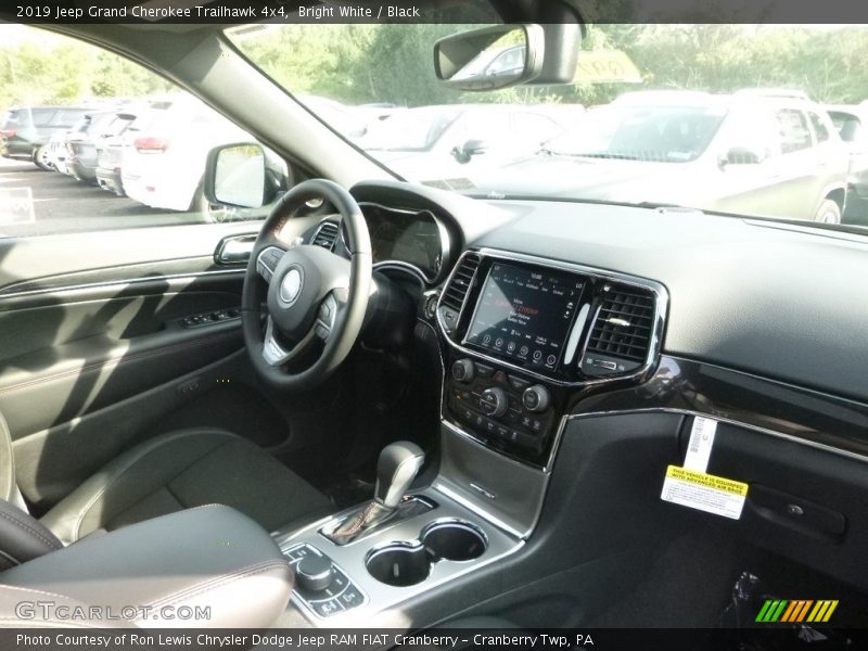Bright White / Black 2019 Jeep Grand Cherokee Trailhawk 4x4