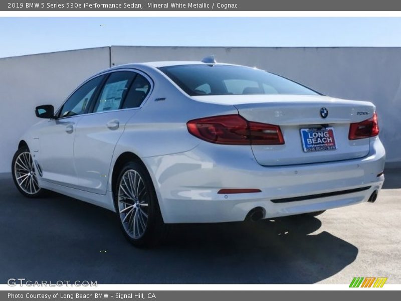 Mineral White Metallic / Cognac 2019 BMW 5 Series 530e iPerformance Sedan