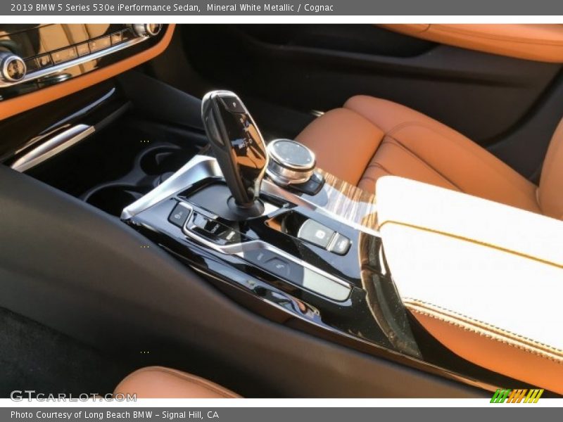 Mineral White Metallic / Cognac 2019 BMW 5 Series 530e iPerformance Sedan