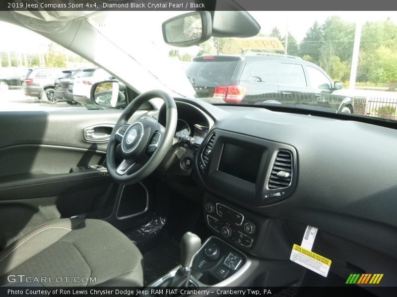 Diamond Black Crystal Pearl / Black 2019 Jeep Compass Sport 4x4