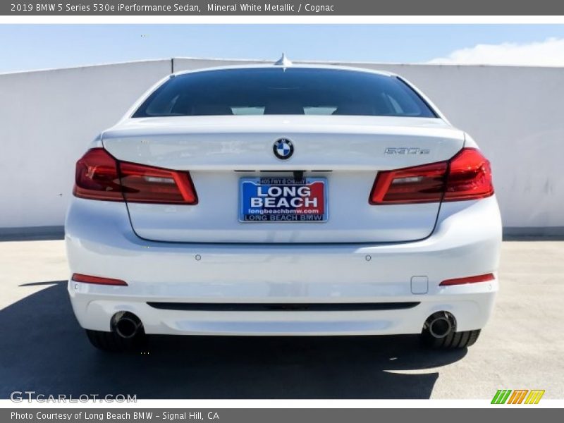 Mineral White Metallic / Cognac 2019 BMW 5 Series 530e iPerformance Sedan