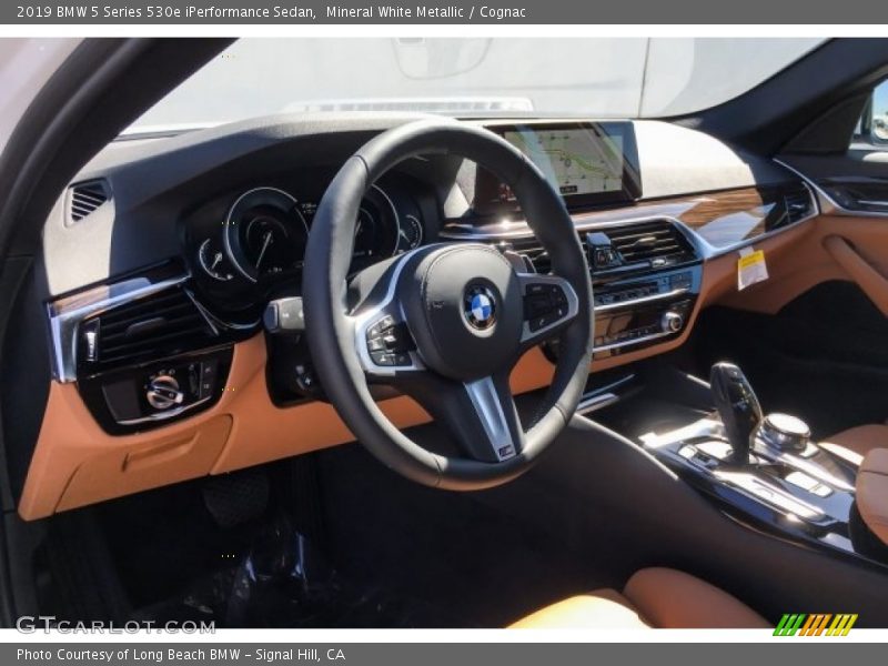 Mineral White Metallic / Cognac 2019 BMW 5 Series 530e iPerformance Sedan