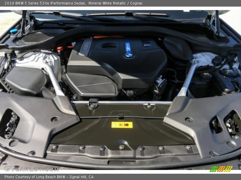 Mineral White Metallic / Cognac 2019 BMW 5 Series 530e iPerformance Sedan