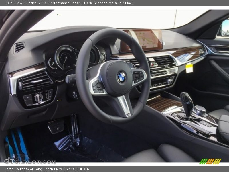 Dark Graphite Metallic / Black 2019 BMW 5 Series 530e iPerformance Sedan