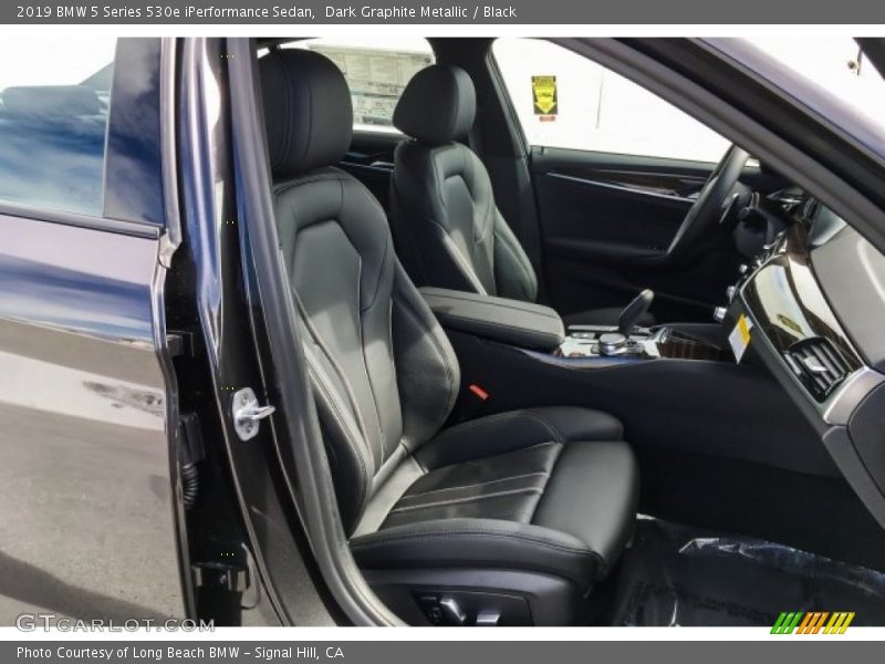 Dark Graphite Metallic / Black 2019 BMW 5 Series 530e iPerformance Sedan