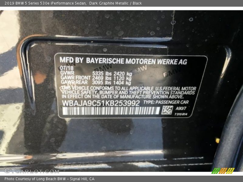 Dark Graphite Metallic / Black 2019 BMW 5 Series 530e iPerformance Sedan