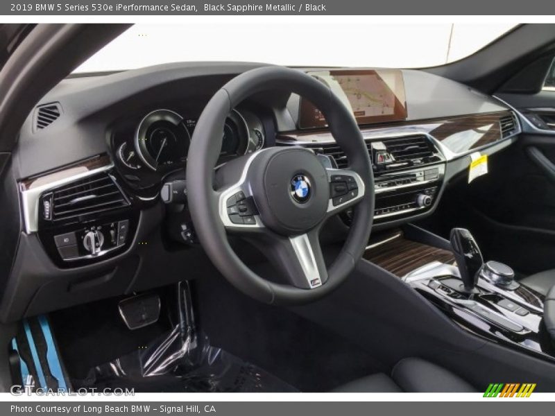 Black Sapphire Metallic / Black 2019 BMW 5 Series 530e iPerformance Sedan