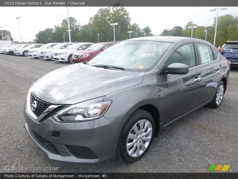 Front 3/4 View of 2019 Sentra S