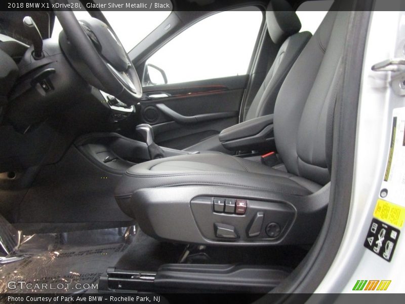 Glacier Silver Metallic / Black 2018 BMW X1 xDrive28i