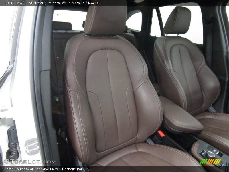 Mineral White Metallic / Mocha 2018 BMW X1 xDrive28i