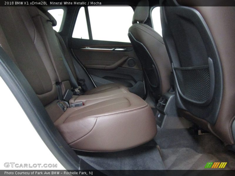 Mineral White Metallic / Mocha 2018 BMW X1 xDrive28i