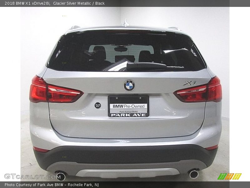 Glacier Silver Metallic / Black 2018 BMW X1 xDrive28i