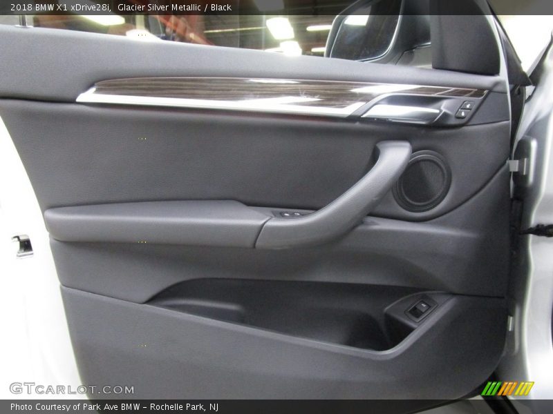 Glacier Silver Metallic / Black 2018 BMW X1 xDrive28i