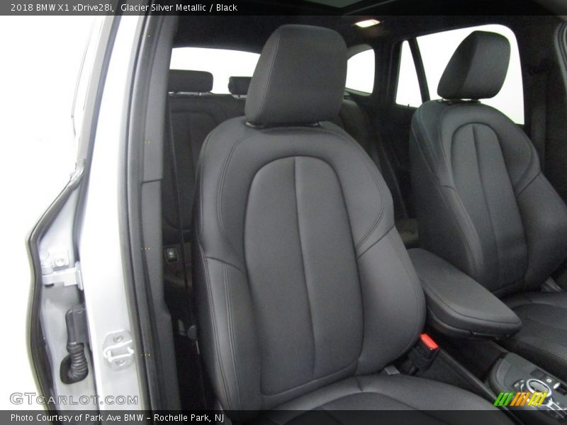 Glacier Silver Metallic / Black 2018 BMW X1 xDrive28i