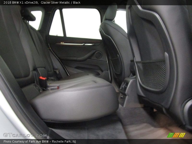 Glacier Silver Metallic / Black 2018 BMW X1 xDrive28i