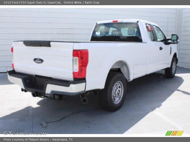 Oxford White / Earth Gray 2019 Ford F250 Super Duty XL SuperCab