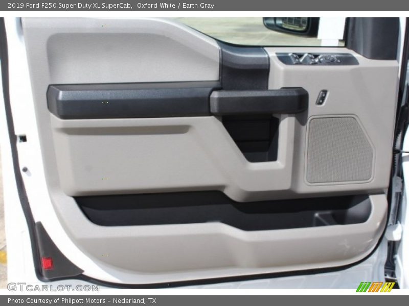 Oxford White / Earth Gray 2019 Ford F250 Super Duty XL SuperCab