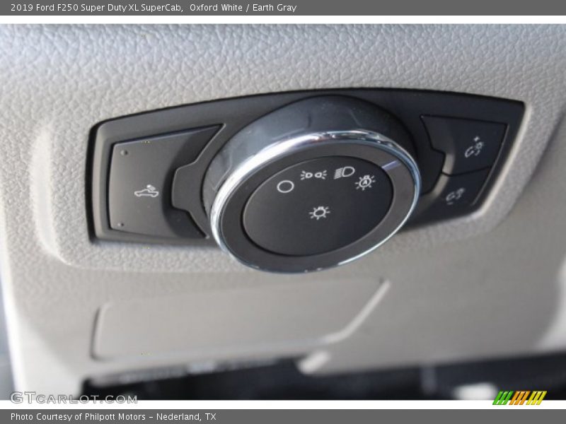 Oxford White / Earth Gray 2019 Ford F250 Super Duty XL SuperCab