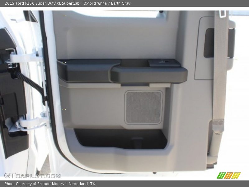 Oxford White / Earth Gray 2019 Ford F250 Super Duty XL SuperCab