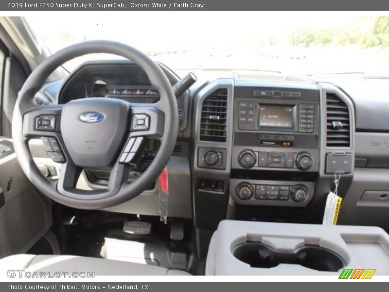 Oxford White / Earth Gray 2019 Ford F250 Super Duty XL SuperCab