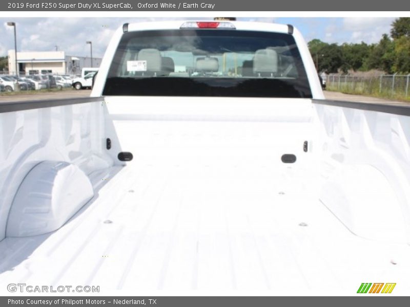 Oxford White / Earth Gray 2019 Ford F250 Super Duty XL SuperCab