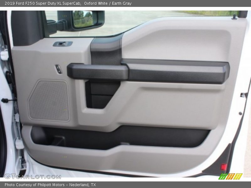 Oxford White / Earth Gray 2019 Ford F250 Super Duty XL SuperCab