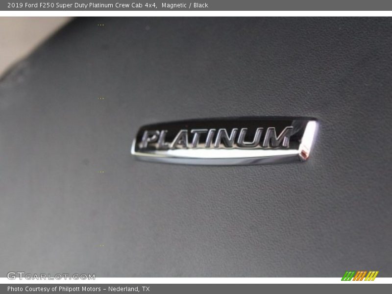 Magnetic / Black 2019 Ford F250 Super Duty Platinum Crew Cab 4x4