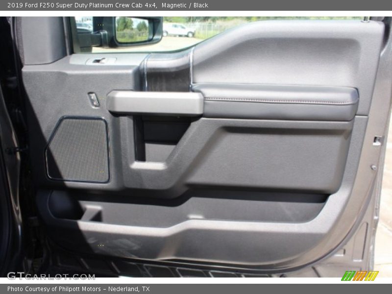 Magnetic / Black 2019 Ford F250 Super Duty Platinum Crew Cab 4x4