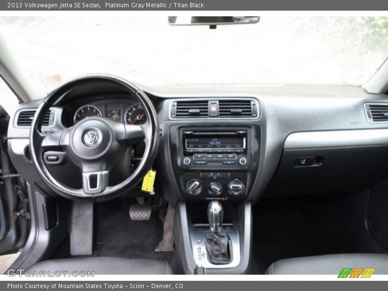 Platinum Gray Metallic / Titan Black 2013 Volkswagen Jetta SE Sedan