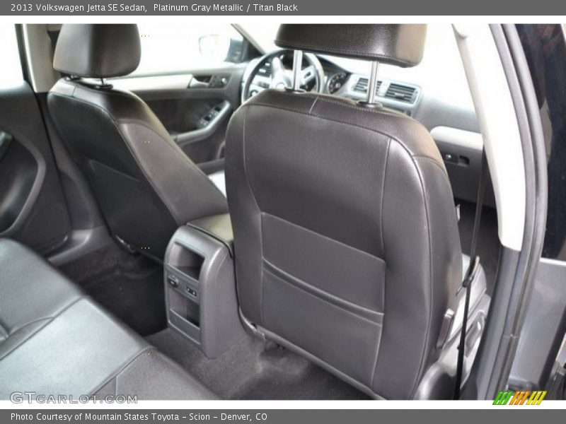 Platinum Gray Metallic / Titan Black 2013 Volkswagen Jetta SE Sedan