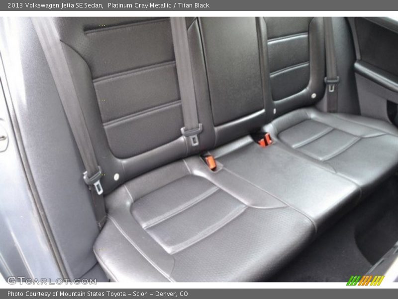 Platinum Gray Metallic / Titan Black 2013 Volkswagen Jetta SE Sedan