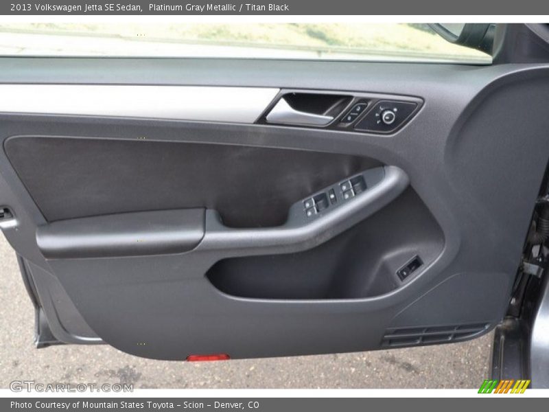 Platinum Gray Metallic / Titan Black 2013 Volkswagen Jetta SE Sedan