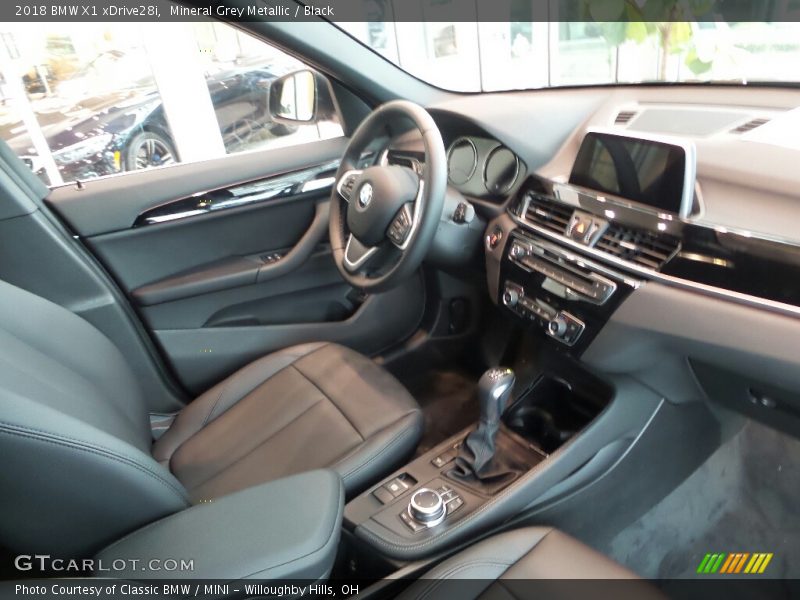 Mineral Grey Metallic / Black 2018 BMW X1 xDrive28i