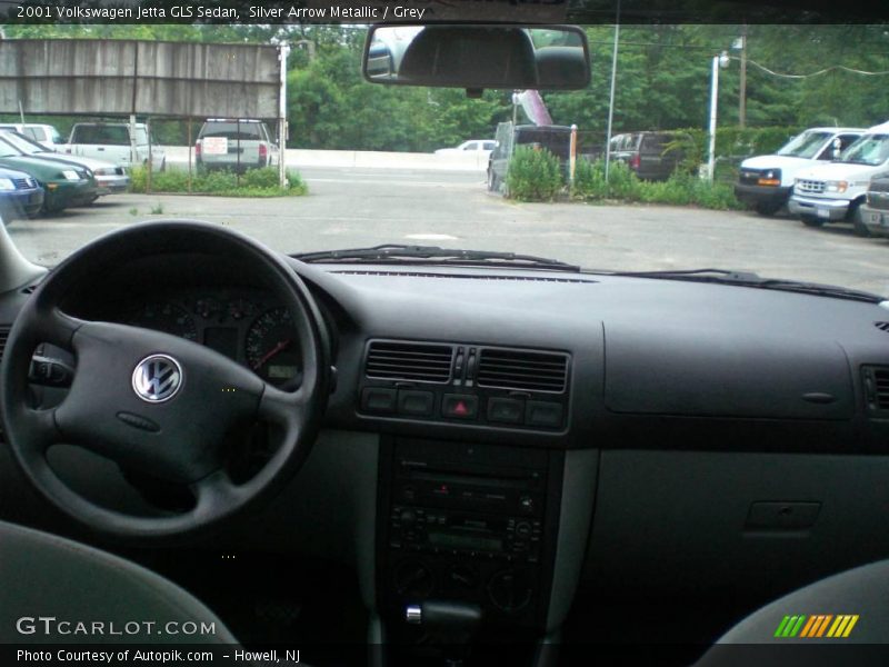 Silver Arrow Metallic / Grey 2001 Volkswagen Jetta GLS Sedan