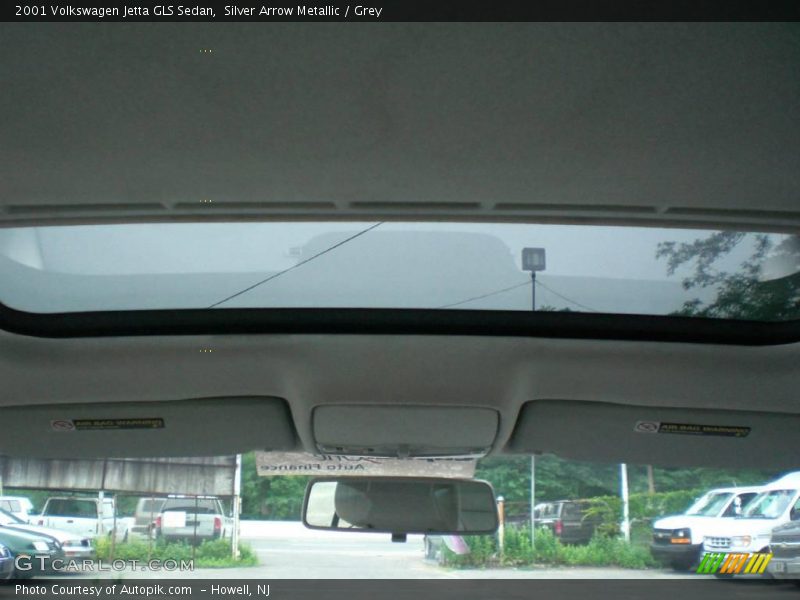 Silver Arrow Metallic / Grey 2001 Volkswagen Jetta GLS Sedan