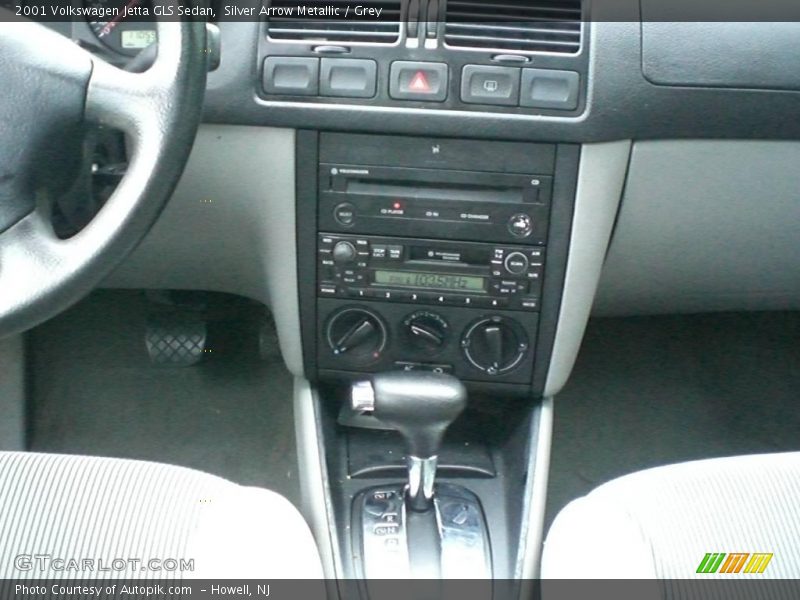 Silver Arrow Metallic / Grey 2001 Volkswagen Jetta GLS Sedan