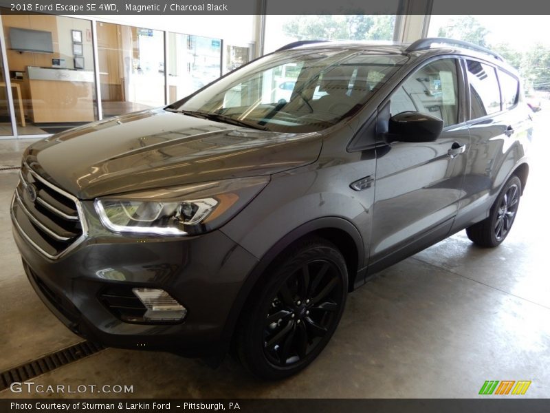 Magnetic / Charcoal Black 2018 Ford Escape SE 4WD